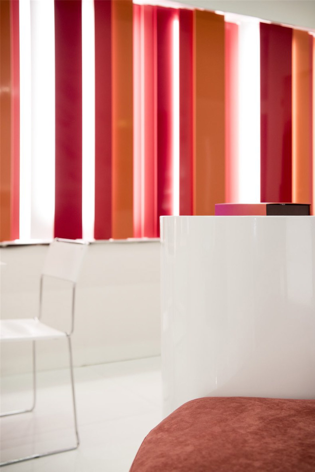 Cosmetion Stand | Studio Magenis