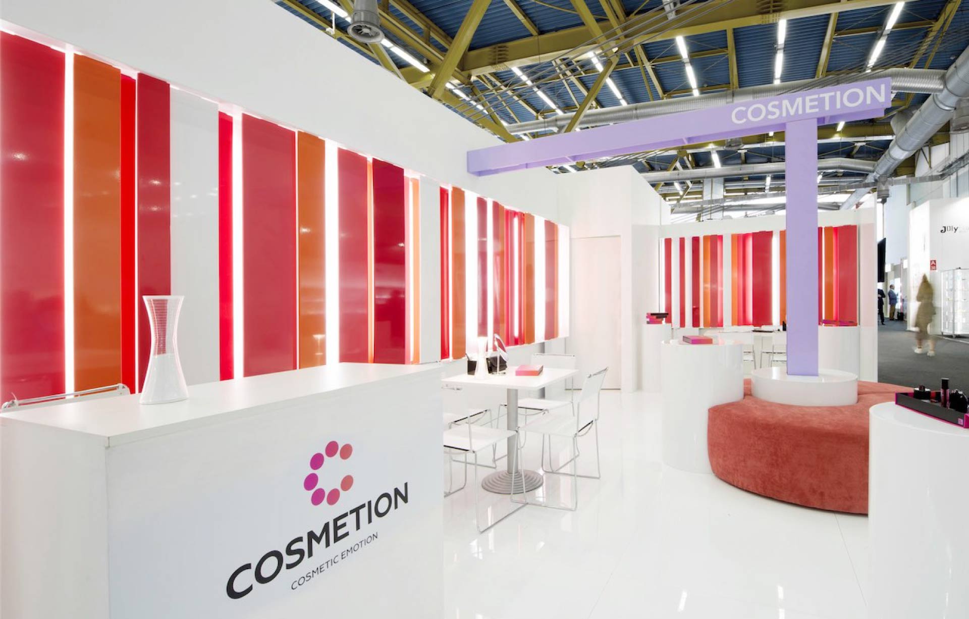 Cosmetion Stand | Studio Magenis