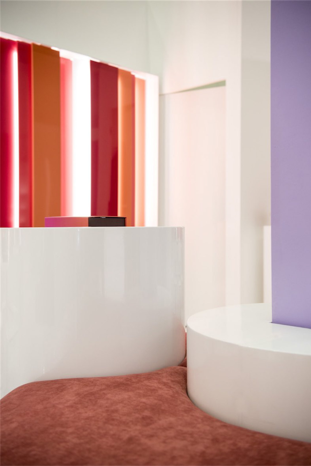 Cosmetion Stand | Studio Magenis