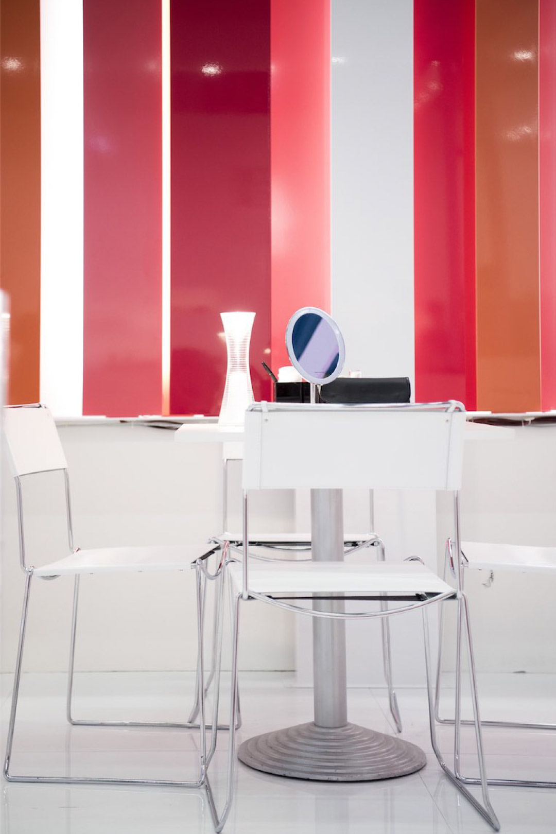 Cosmetion Stand | Studio Magenis