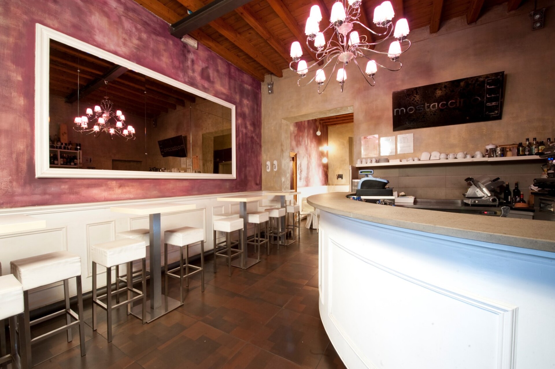 Mostaccino | Studio Magenis