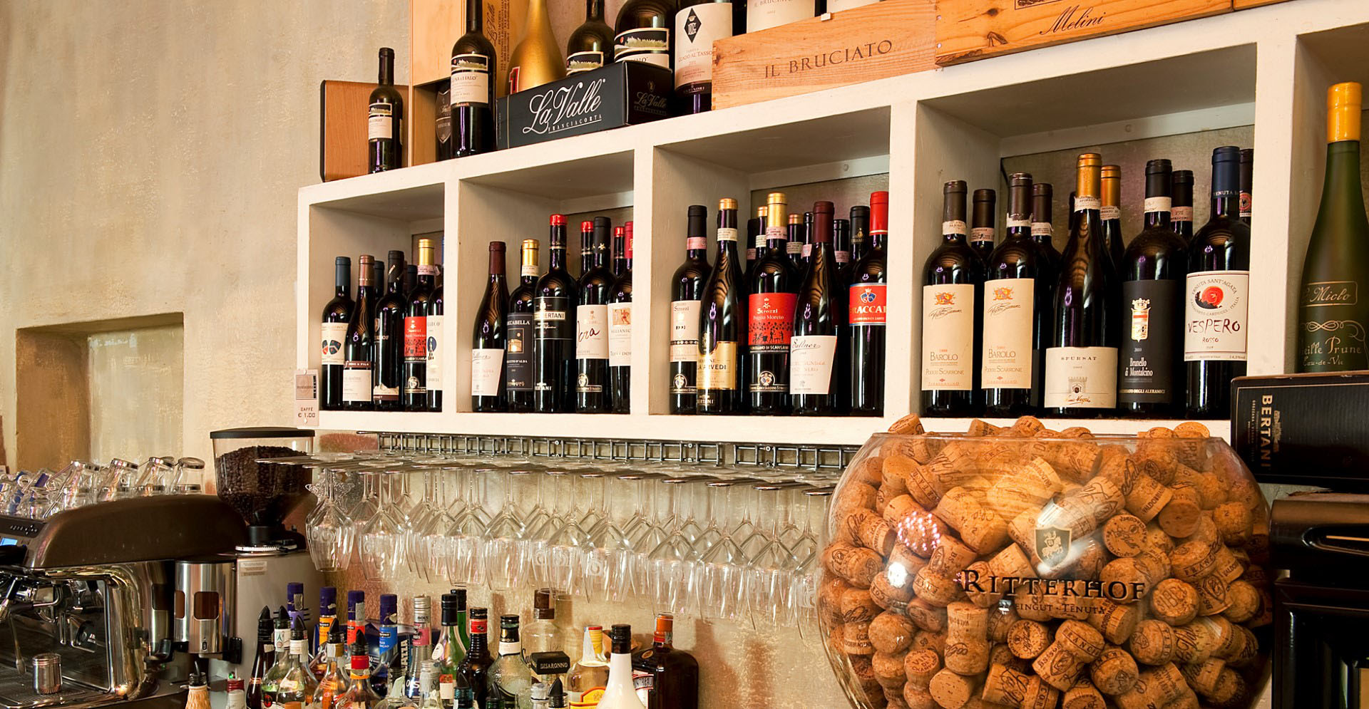 Mostaccino | Studio Magenis