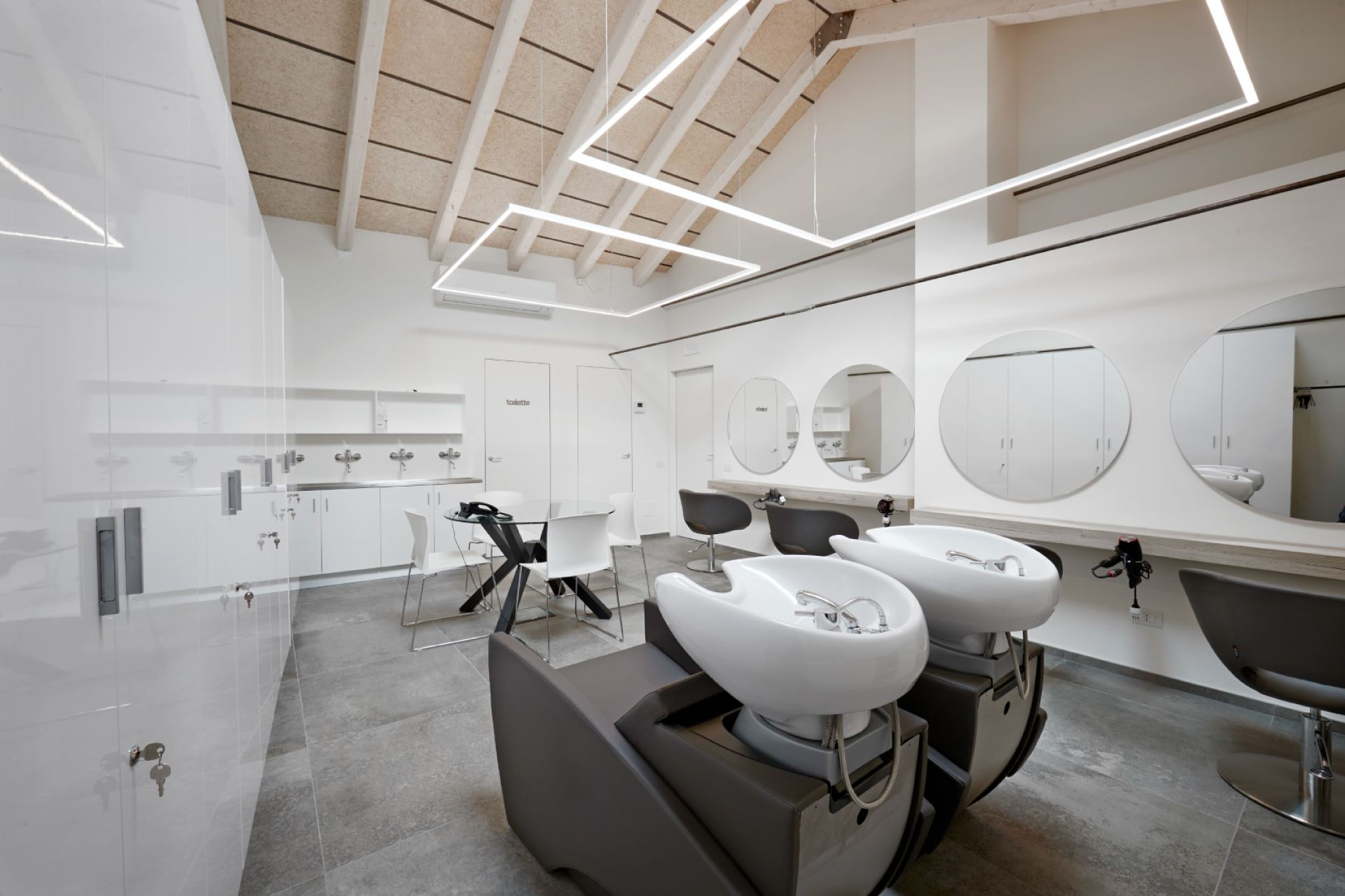 V Due Cosmetics | Studio Magenis