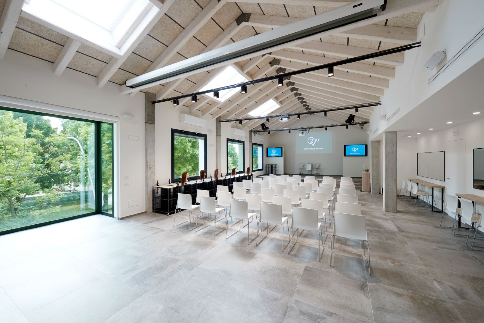 V Due Cosmetics | Studio Magenis