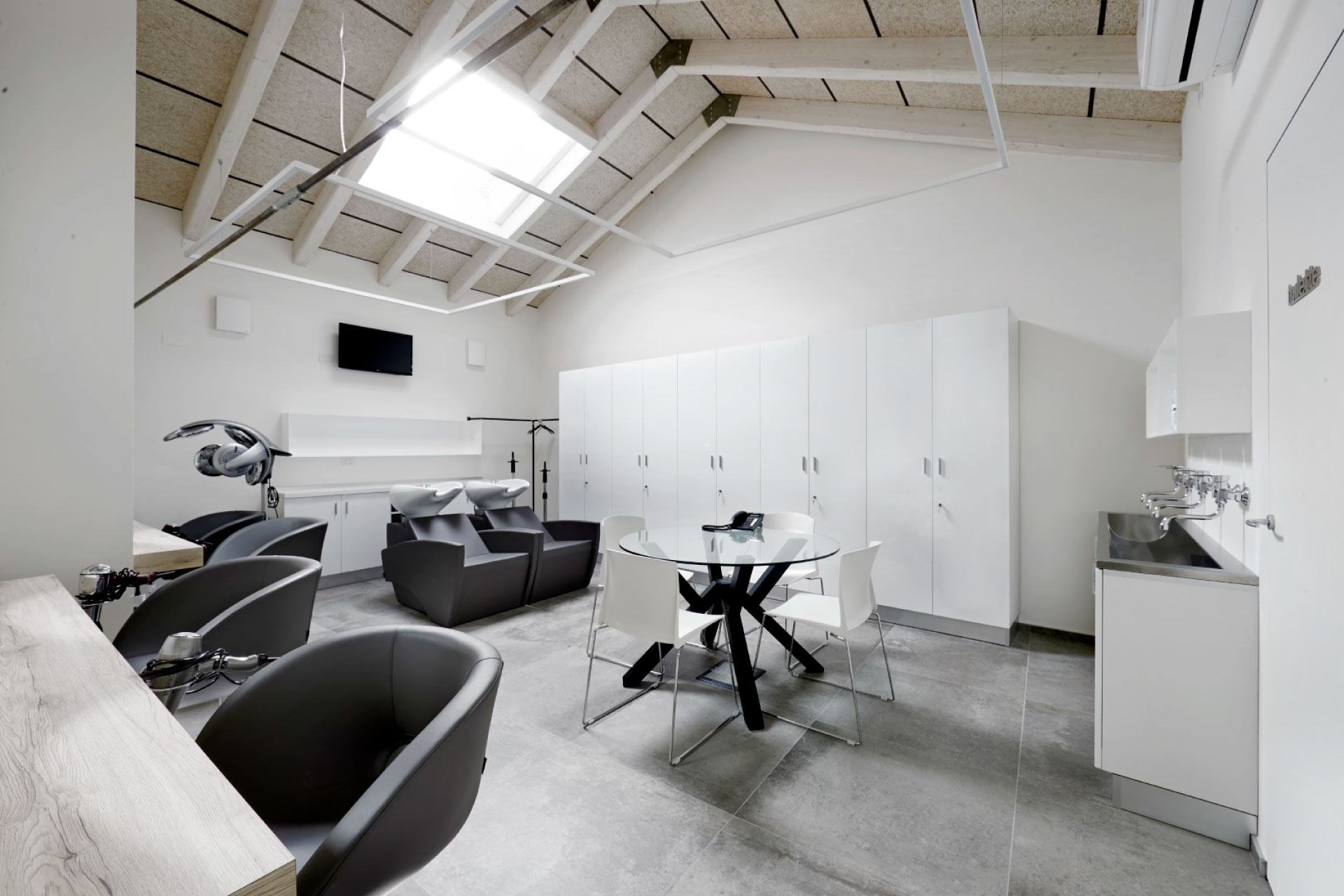 V Due Cosmetics | Studio Magenis